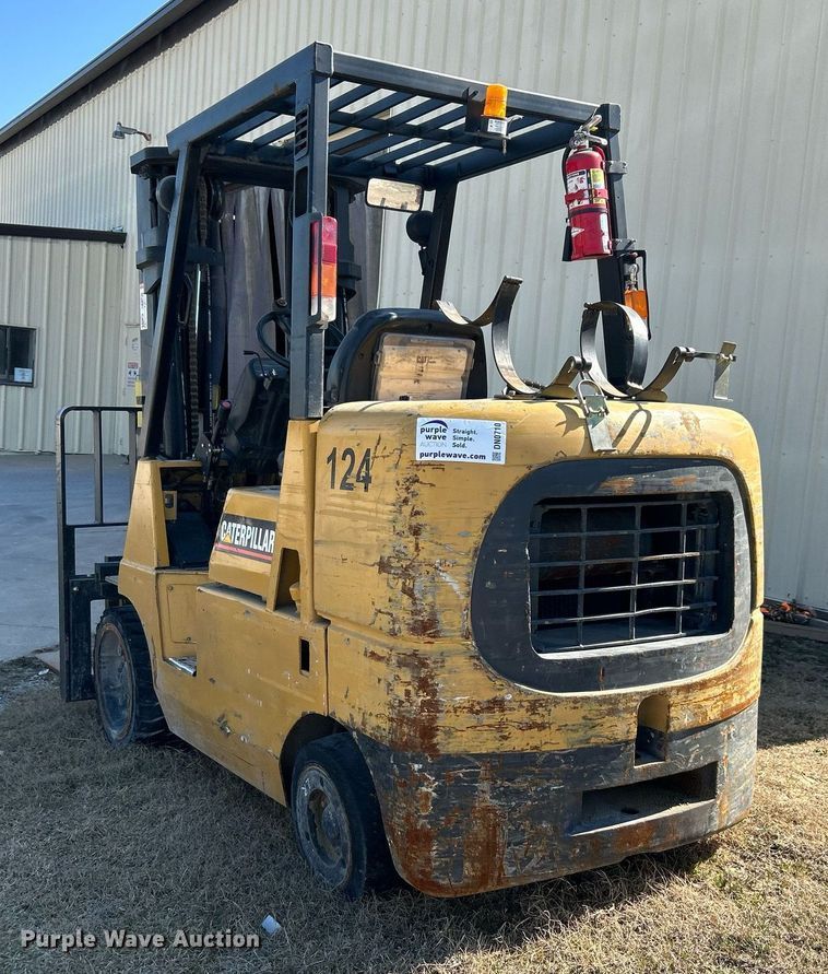 image for item DN0710 1999 Caterpillar  GC40K forklift