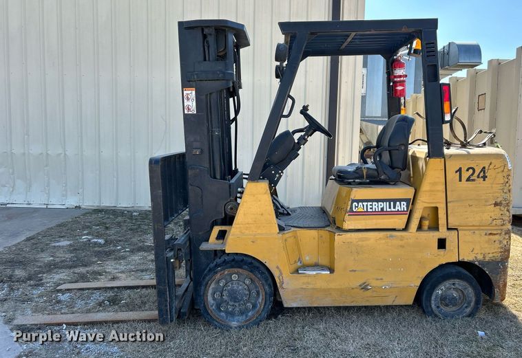 image for item DN0710 1999 Caterpillar  GC40K forklift
