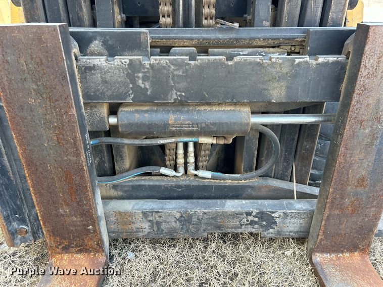 image for item DN0710 1999 Caterpillar  GC40K forklift