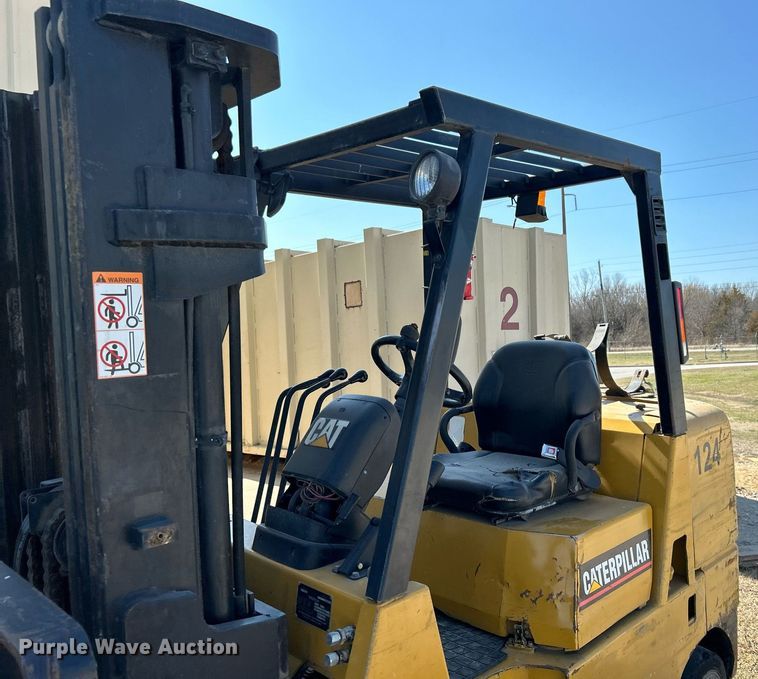 image for item DN0710 1999 Caterpillar  GC40K forklift