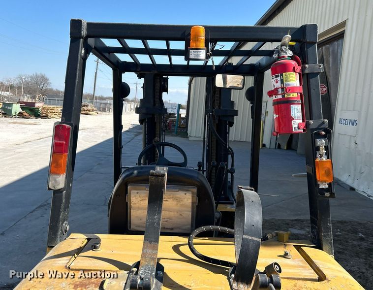 image for item DN0710 1999 Caterpillar  GC40K forklift