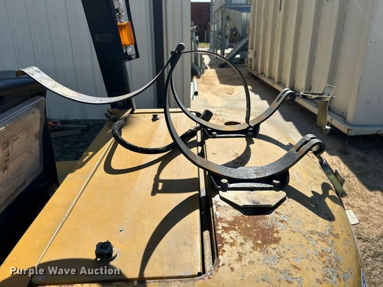 image for item DN0710 1999 Caterpillar  GC40K forklift