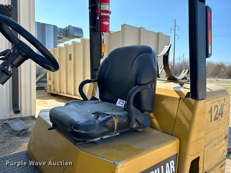 image for item DN0710 1999 Caterpillar  GC40K forklift