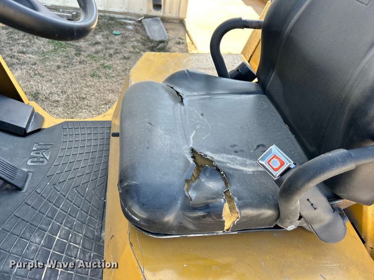 image for item DN0710 1999 Caterpillar  GC40K forklift