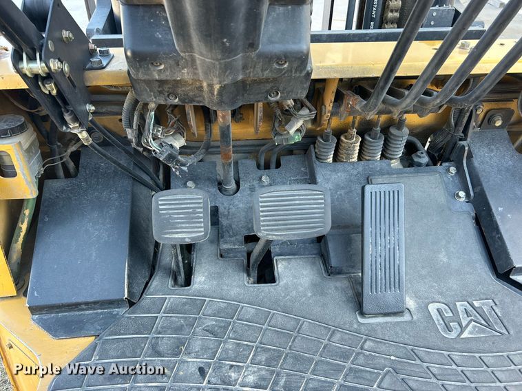 image for item DN0710 1999 Caterpillar  GC40K forklift