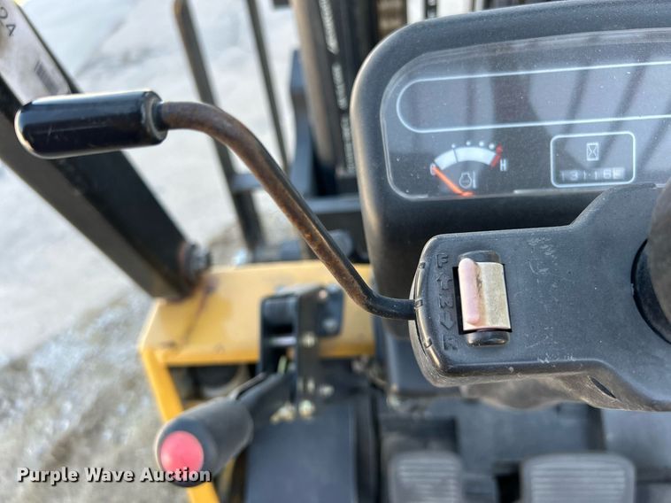 image for item DN0710 1999 Caterpillar  GC40K forklift