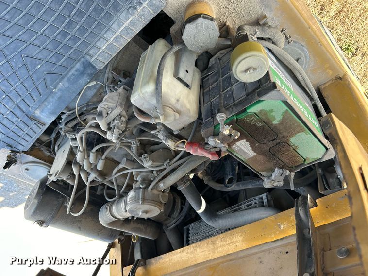 image for item DN0710 1999 Caterpillar  GC40K forklift