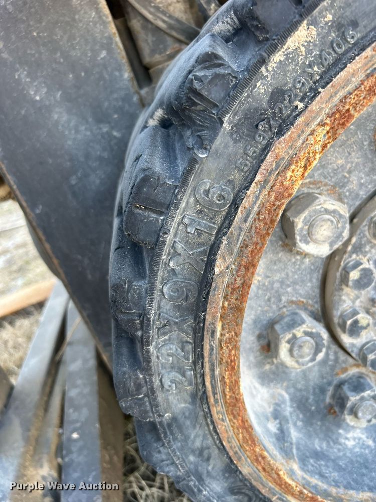 image for item DN0710 1999 Caterpillar  GC40K forklift