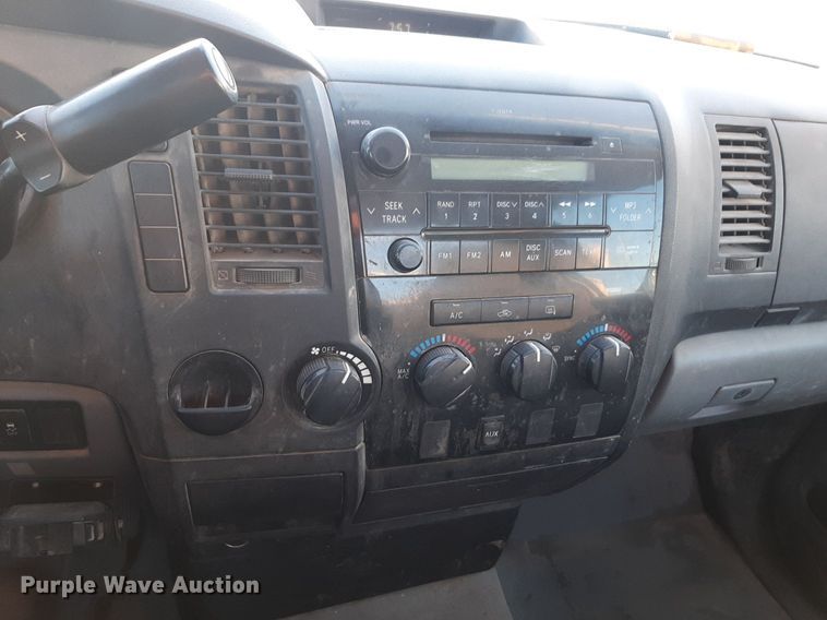 image for item DP2624 2008 Toyota Tundra pickup truck