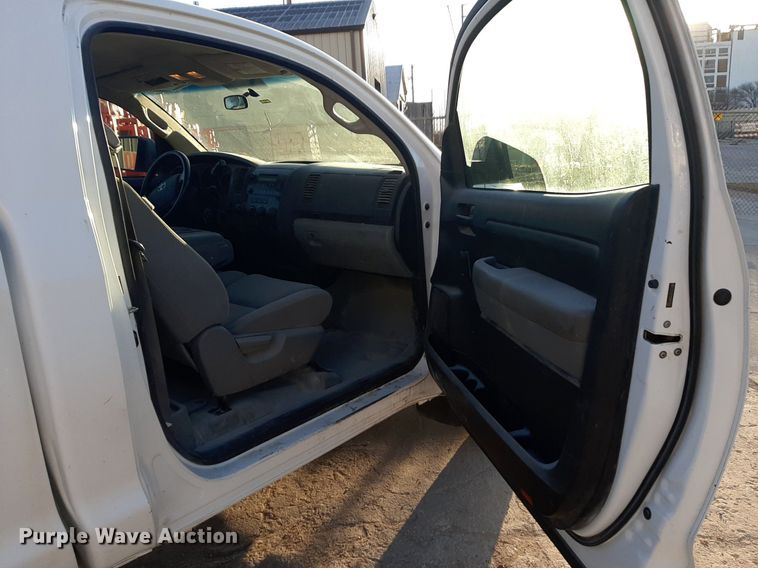 image for item DP2624 2008 Toyota Tundra pickup truck