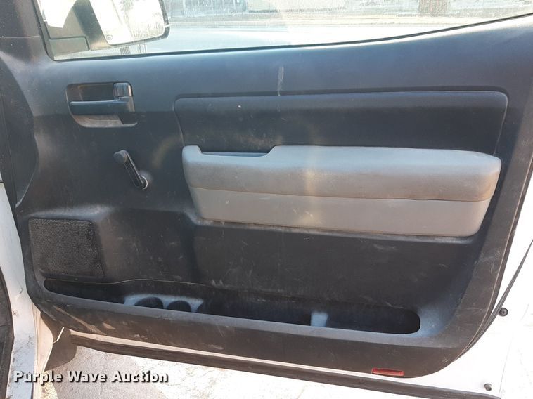 image for item DP2624 2008 Toyota Tundra pickup truck