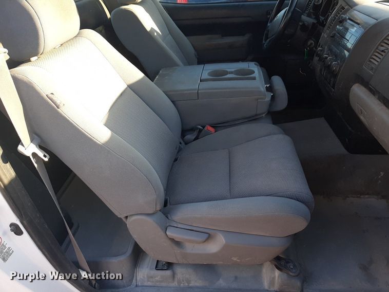 image for item DP2624 2008 Toyota Tundra pickup truck