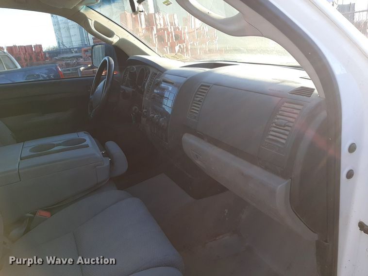 image for item DP2624 2008 Toyota Tundra pickup truck