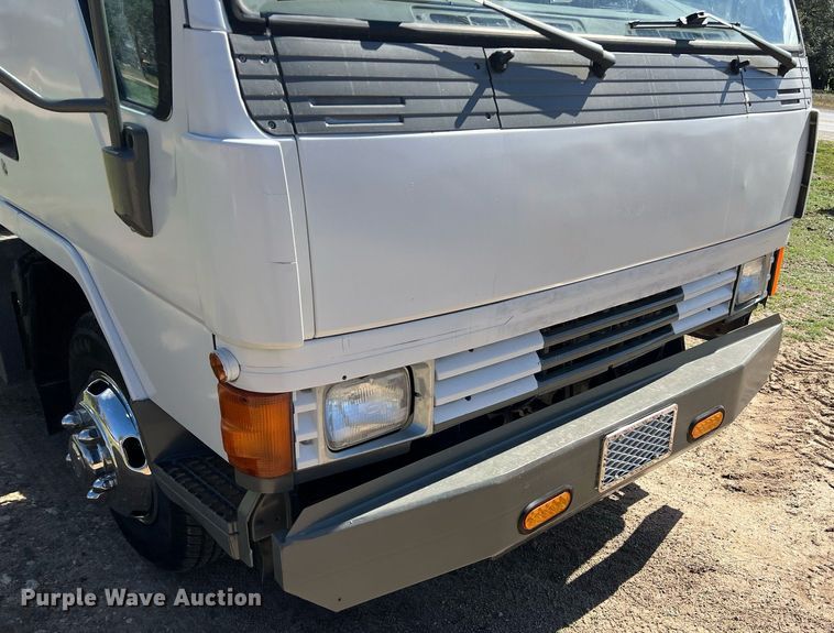 image for item DQ2367 1995 Mitsubishi  FUSO FE439 flatbed truck