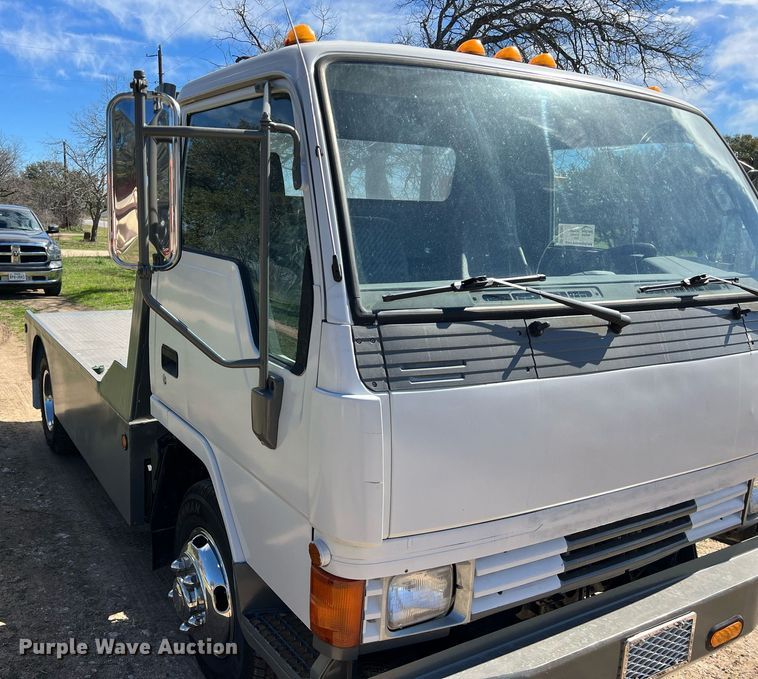 image for item DQ2367 1995 Mitsubishi  FUSO FE439 flatbed truck