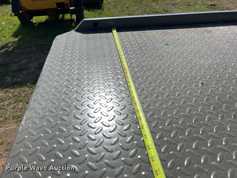 image for item DQ2367 1995 Mitsubishi  FUSO FE439 flatbed truck