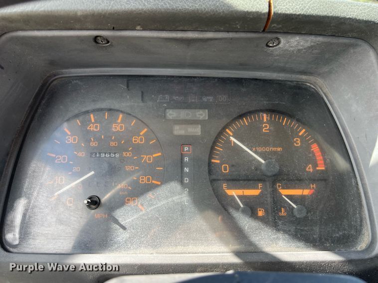 image for item DQ2367 1995 Mitsubishi  FUSO FE439 flatbed truck