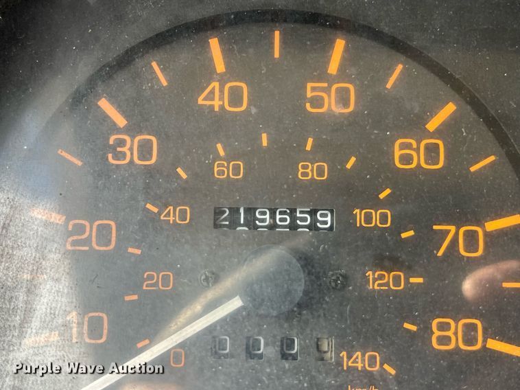 image for item DQ2367 1995 Mitsubishi  FUSO FE439 flatbed truck