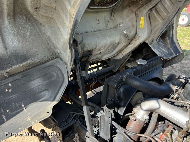 image for item DQ2367 1995 Mitsubishi  FUSO FE439 flatbed truck