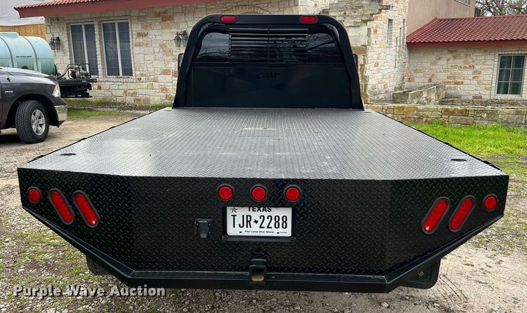 image for item DS2878 2016 Ford F550 Super Duty XLT Crew Cab flatbed truck