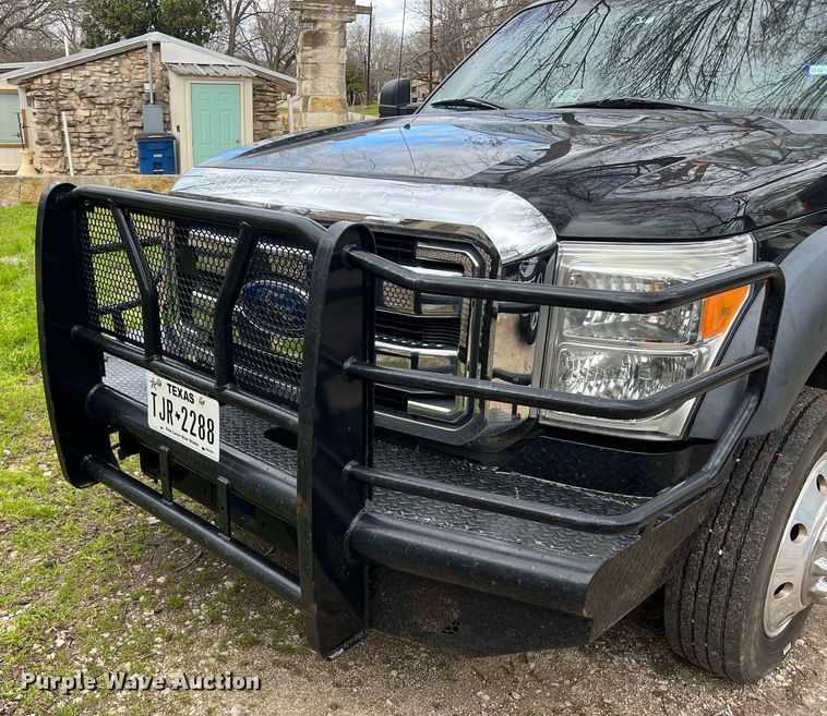 image for item DS2878 2016 Ford F550 Super Duty XLT Crew Cab flatbed truck