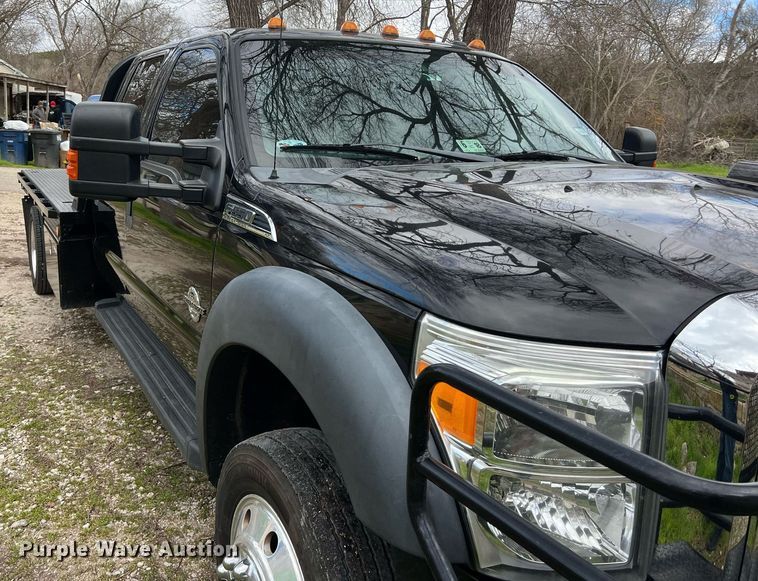 image for item DS2878 2016 Ford F550 Super Duty XLT Crew Cab flatbed truck