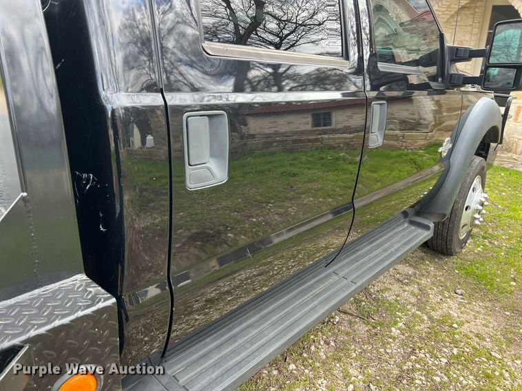 image for item DS2878 2016 Ford F550 Super Duty XLT Crew Cab flatbed truck