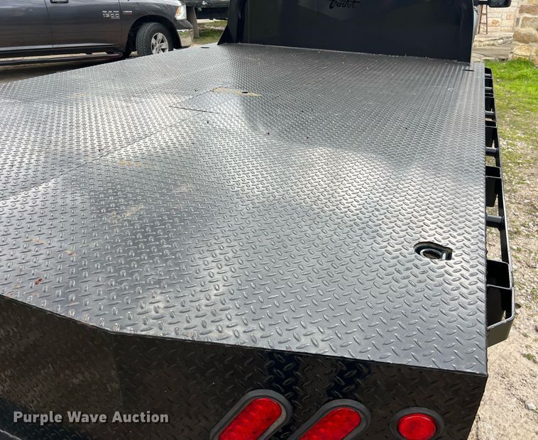 image for item DS2878 2016 Ford F550 Super Duty XLT Crew Cab flatbed truck