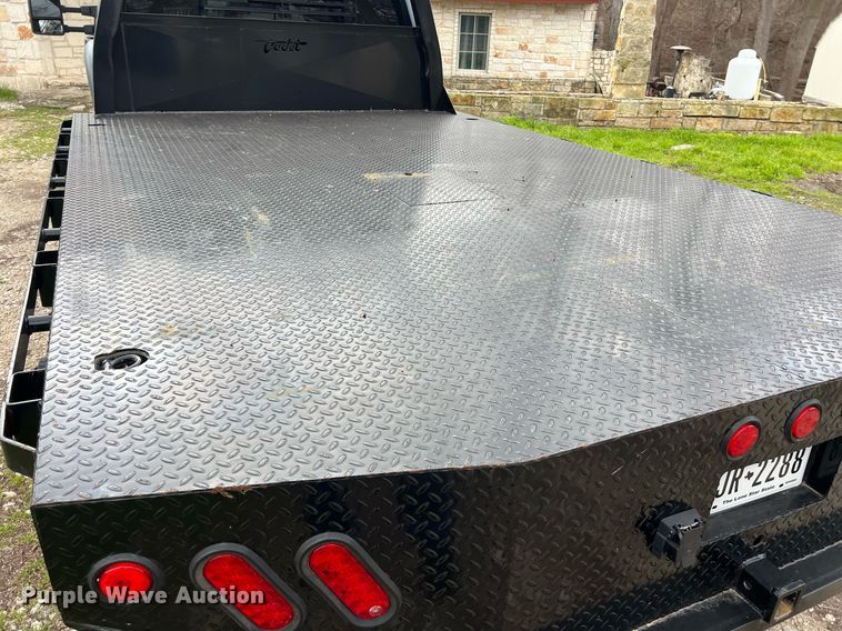 image for item DS2878 2016 Ford F550 Super Duty XLT Crew Cab flatbed truck