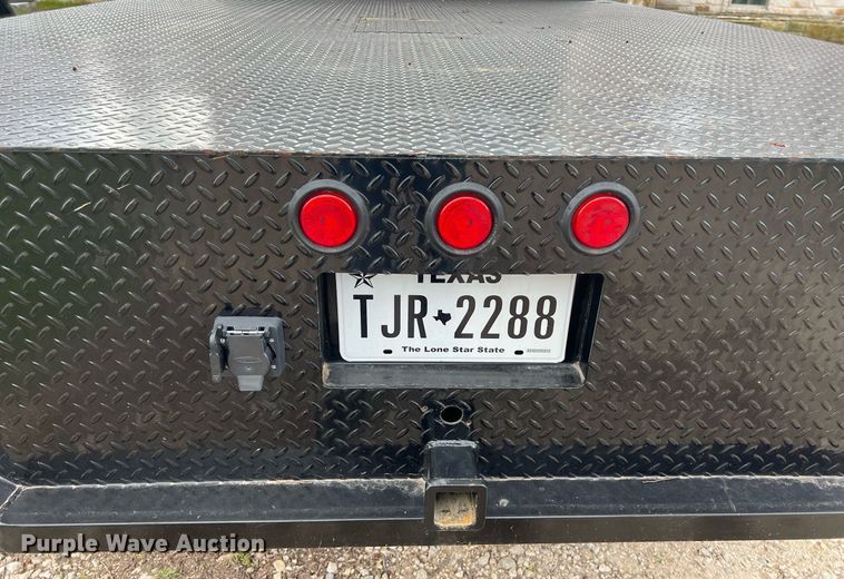 image for item DS2878 2016 Ford F550 Super Duty XLT Crew Cab flatbed truck