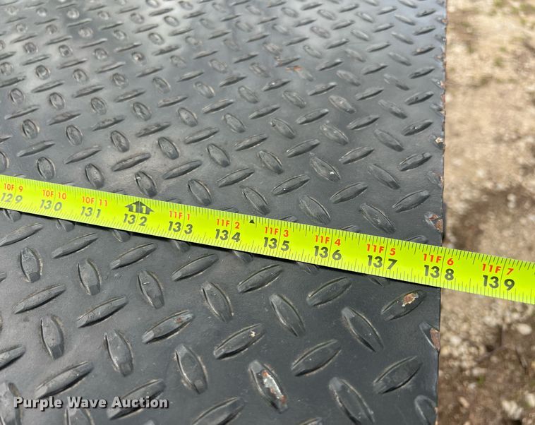 image for item DS2878 2016 Ford F550 Super Duty XLT Crew Cab flatbed truck