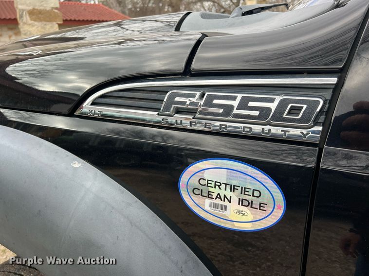 image for item DS2878 2016 Ford F550 Super Duty XLT Crew Cab flatbed truck