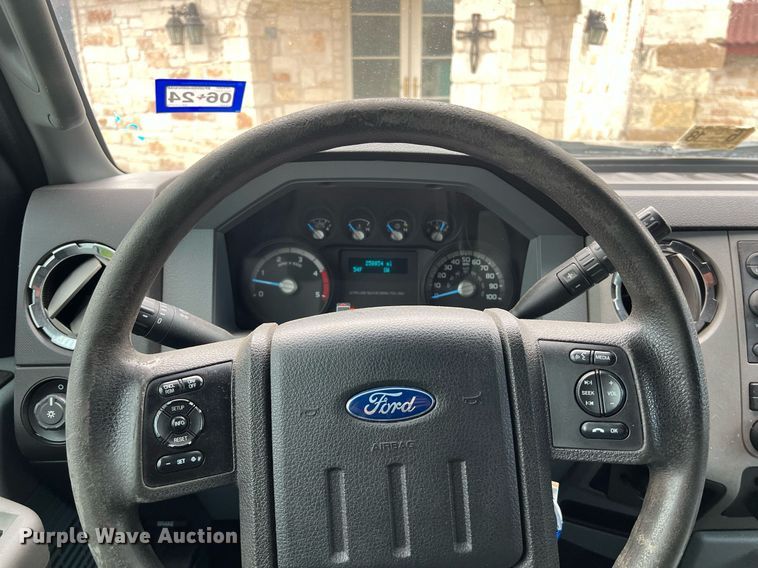 image for item DS2878 2016 Ford F550 Super Duty XLT Crew Cab flatbed truck