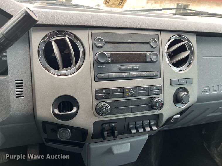 image for item DS2878 2016 Ford F550 Super Duty XLT Crew Cab flatbed truck