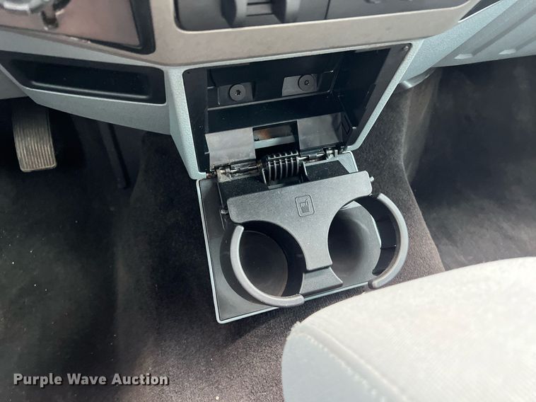 image for item DS2878 2016 Ford F550 Super Duty XLT Crew Cab flatbed truck