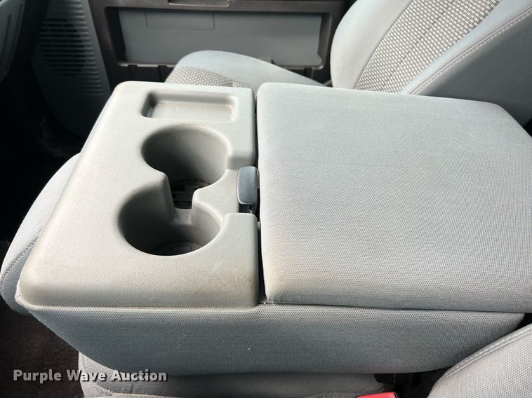 image for item DS2878 2016 Ford F550 Super Duty XLT Crew Cab flatbed truck