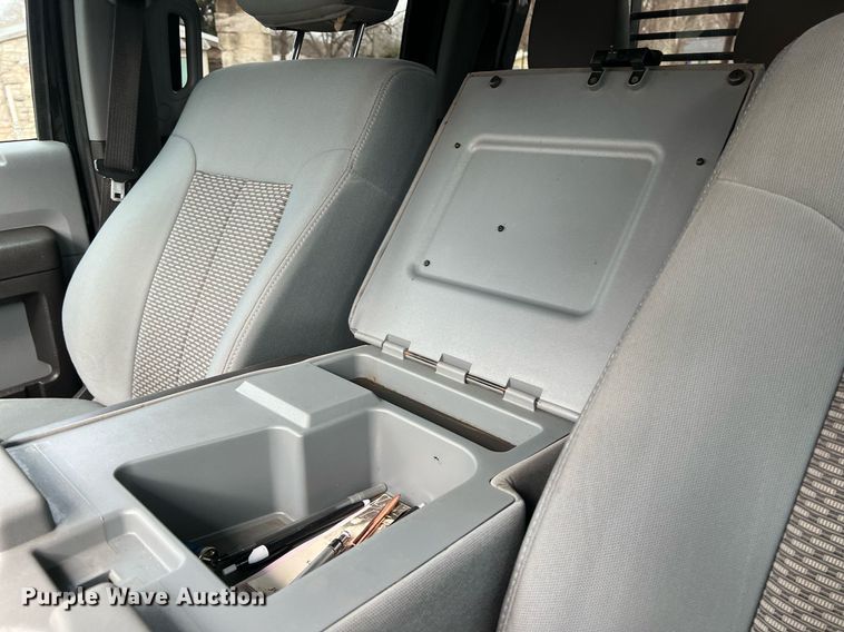 image for item DS2878 2016 Ford F550 Super Duty XLT Crew Cab flatbed truck