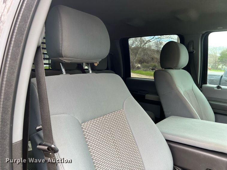 image for item DS2878 2016 Ford F550 Super Duty XLT Crew Cab flatbed truck