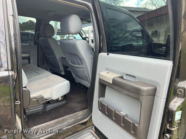 image for item DS2878 2016 Ford F550 Super Duty XLT Crew Cab flatbed truck