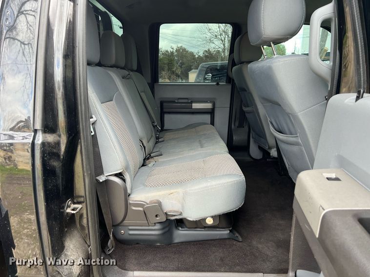 image for item DS2878 2016 Ford F550 Super Duty XLT Crew Cab flatbed truck