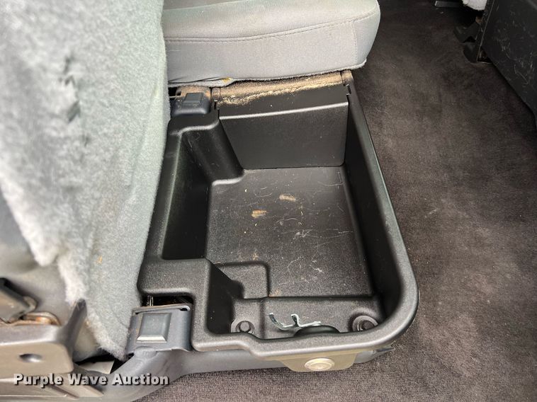 image for item DS2878 2016 Ford F550 Super Duty XLT Crew Cab flatbed truck