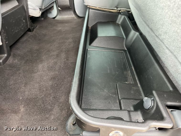 image for item DS2878 2016 Ford F550 Super Duty XLT Crew Cab flatbed truck