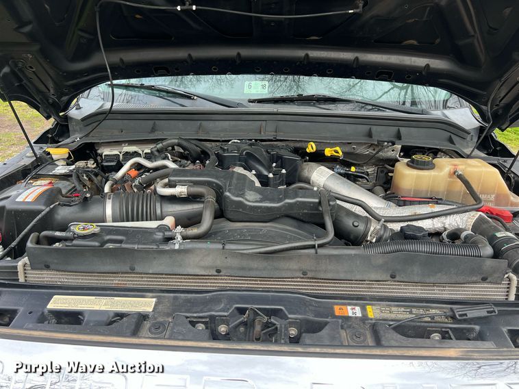 image for item DS2878 2016 Ford F550 Super Duty XLT Crew Cab flatbed truck