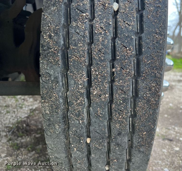 image for item DS2878 2016 Ford F550 Super Duty XLT Crew Cab flatbed truck