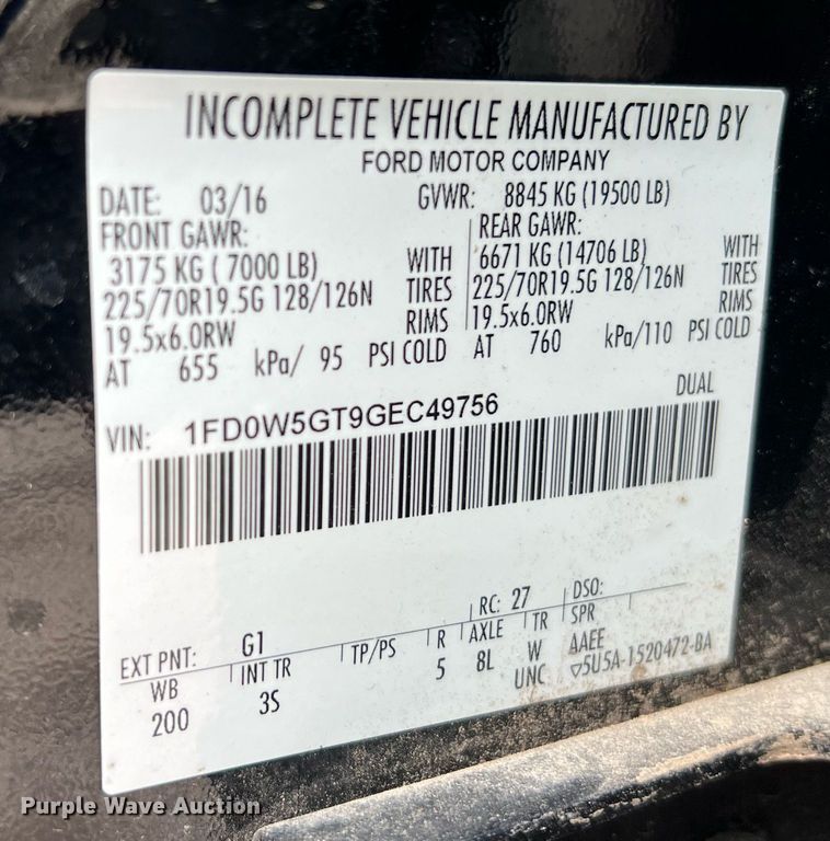 image for item DS2878 2016 Ford F550 Super Duty XLT Crew Cab flatbed truck