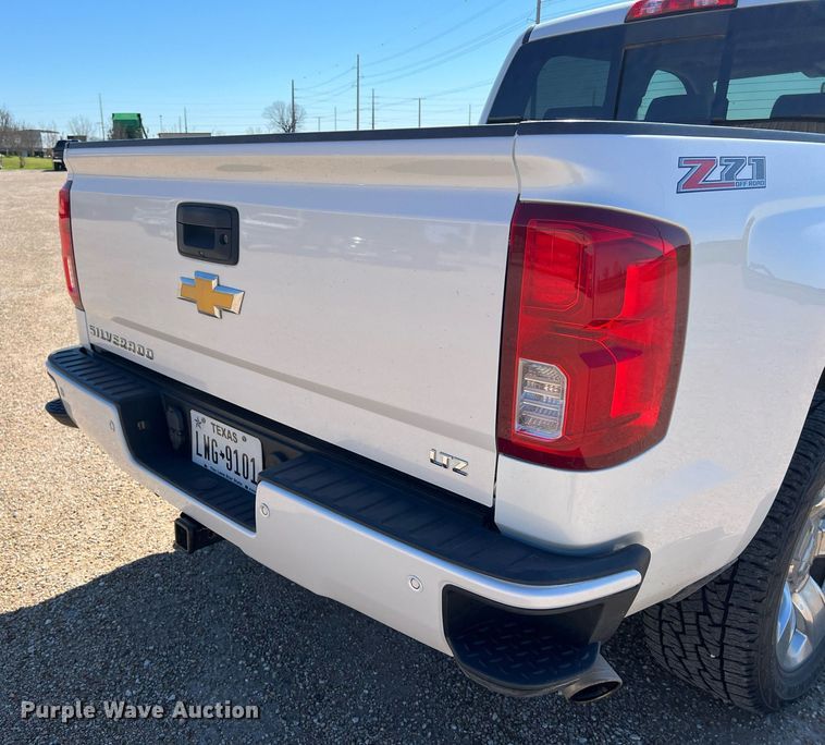 image for item DS2910 2017 Chevrolet Silverado 1500 Crew Cab pickup truck