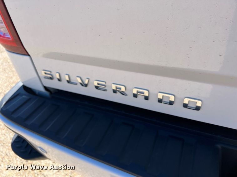 image for item DS2910 2017 Chevrolet Silverado 1500 Crew Cab pickup truck