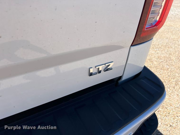 image for item DS2910 2017 Chevrolet Silverado 1500 Crew Cab pickup truck