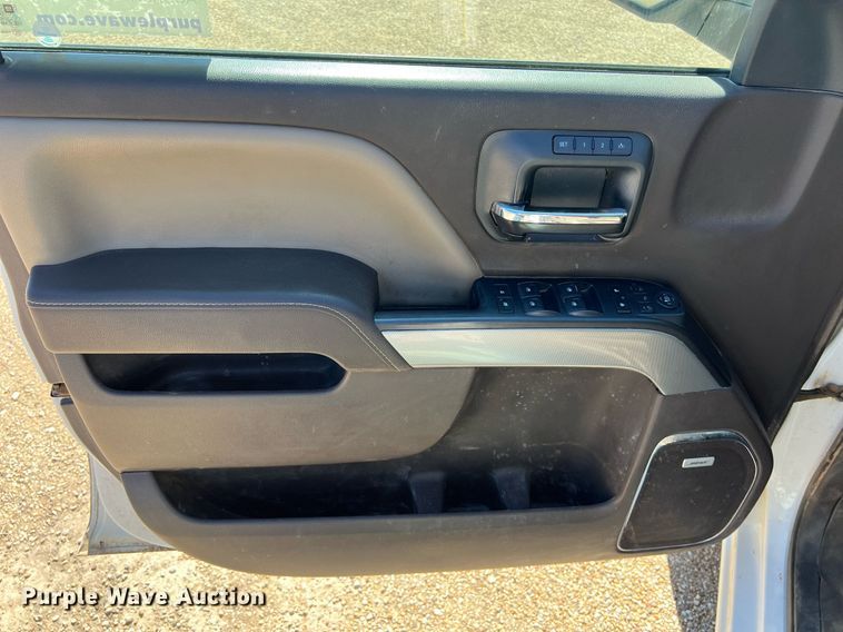 image for item DS2910 2017 Chevrolet Silverado 1500 Crew Cab pickup truck