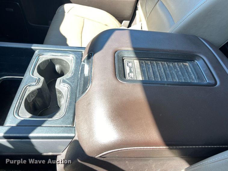 image for item DS2910 2017 Chevrolet Silverado 1500 Crew Cab pickup truck